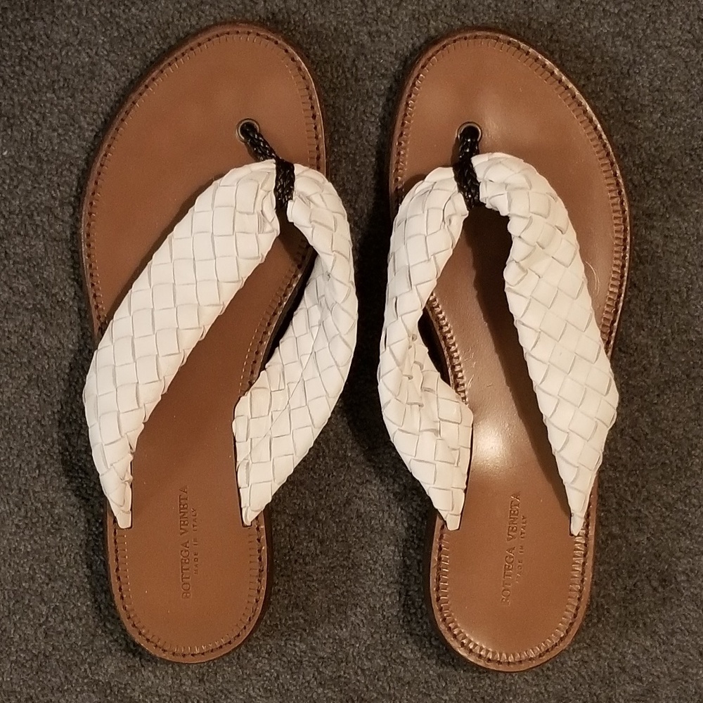 Bottega Veneta White Woven Leather Flip-flop